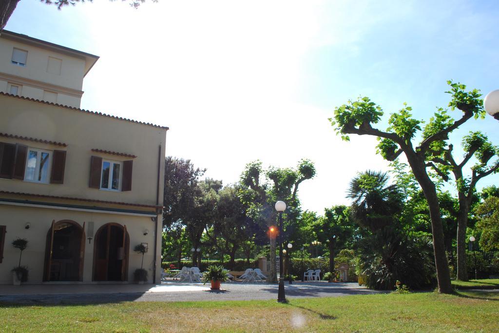 Re Versiliana Hotel Marina di Pietrasanta Exterior foto