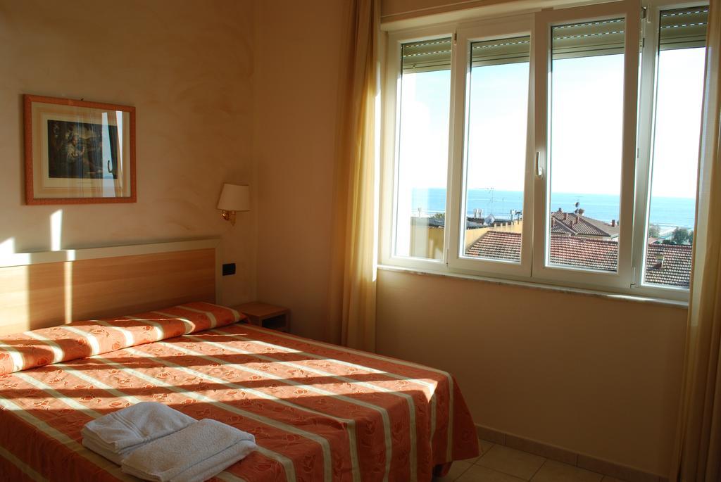 Re Versiliana Hotel Marina di Pietrasanta Habitación foto